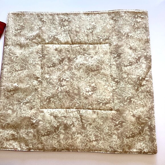 6 Christmas Placemats Home Decor Festive Square Reversable Table Linens - Picture 3 of 3